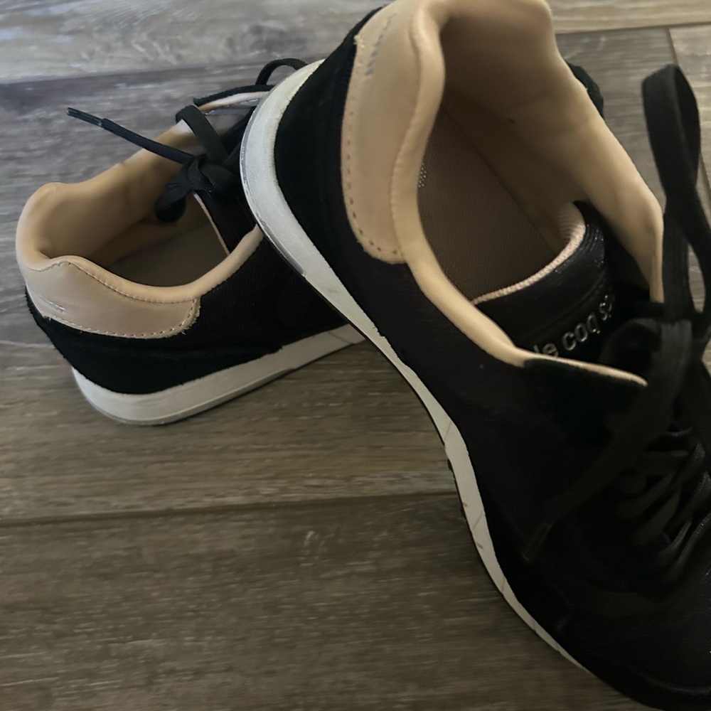 Le Coq Sportif Women's Black and Cream Sneakers